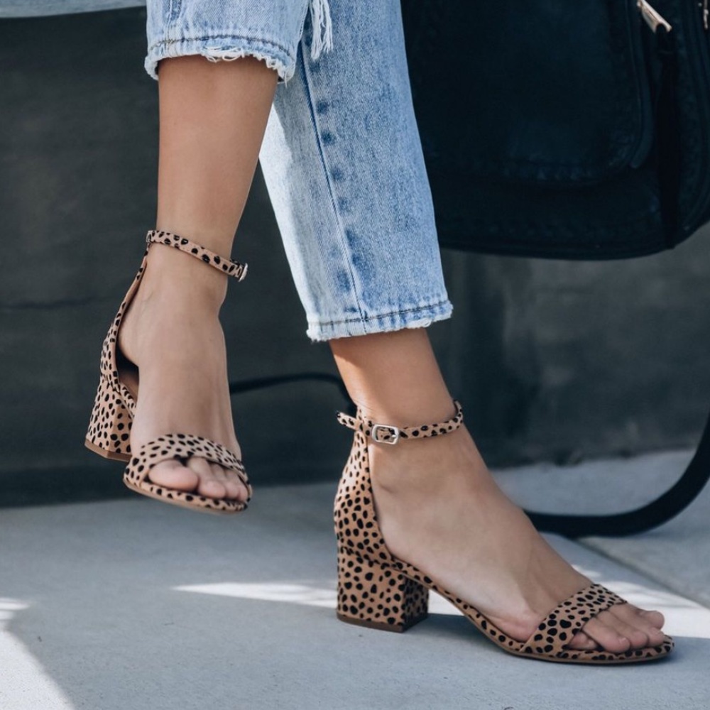 LAST FEW😍 leopard print block heels low - Picture 3 of 8